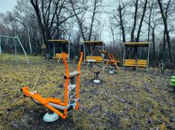 Игровые и спортивные площадки