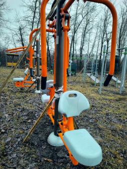 Игровые и спортивные площадки